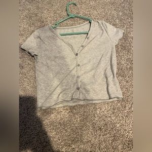 medium grey cropped shirt